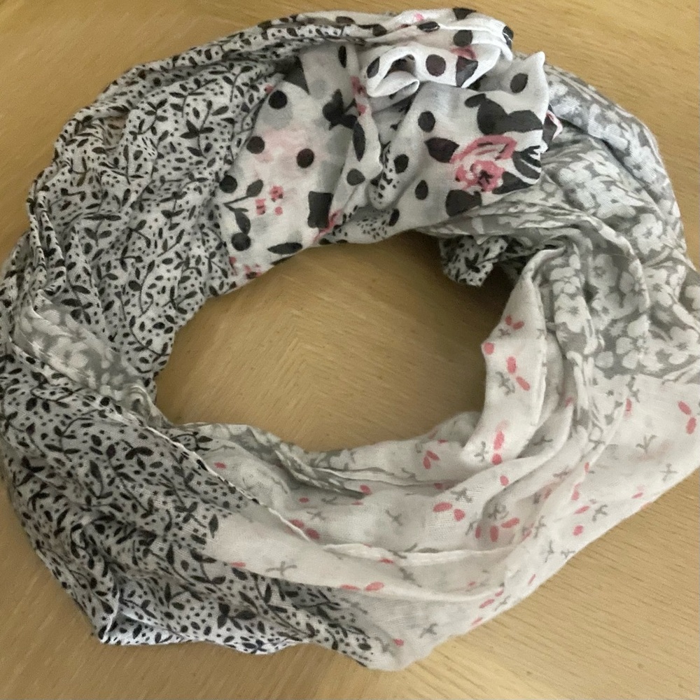 Lightweight Floral Block Printed Accessory Scarf ~ Block Printed // EUC // OS